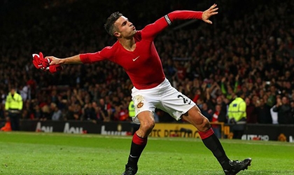 Cứu rỗi M.U, Van Persie vẫn bị Van Gaal chỉ trích 'ngu ngốc'