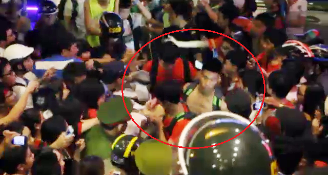 VIDEO: Fan Cần Thơ 'phát cuồng' vì U19 HAGL sau trận chung kết