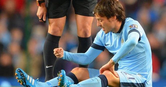 Derby Manchester: Van Gaal 'trảm' Mata, Silva lỡ đại chiến