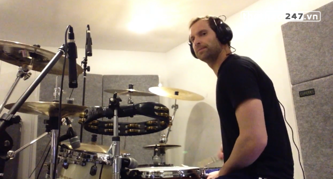 VIDEO: P.Cech cover bài hát của Foo Fighter cực hay