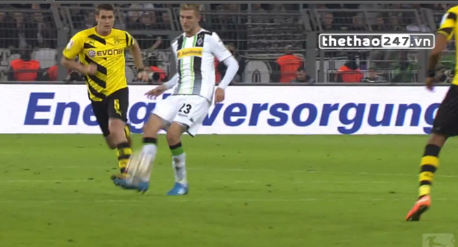Video: Siêu phẩm lốp bóng phản lưới nhà của Christoph Kramer
