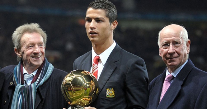 Huyền thoại Quỷ đỏ Bobby Charlton nói gì về Ronaldo?