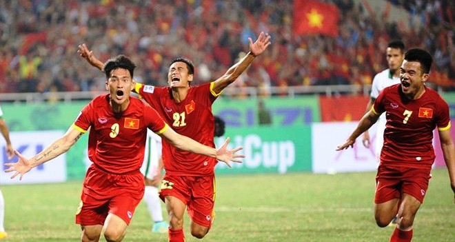 BLV Anh Ngọc nói gì về việc Công Vinh bị đối xử tệ ở châu Âu?