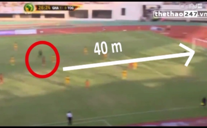 VIDEO: Siêu phẩm sút xa ghi bàn không tưởng từ khoảng cách 40m