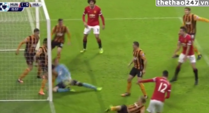 VIDEO: Phút 16 - Smalling mở tỉ số cho MU