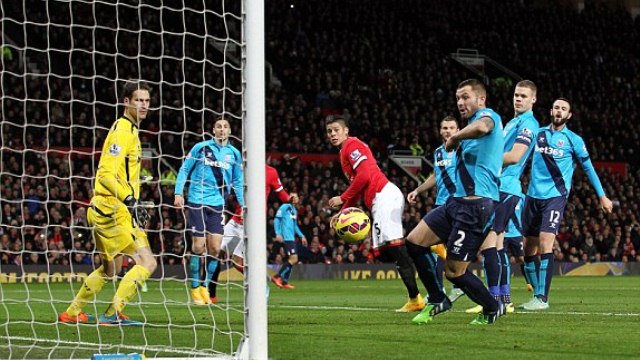 VIDEO: Phút 59' - Juan Mata nâng tỷ số lên 2-1 cho Man United