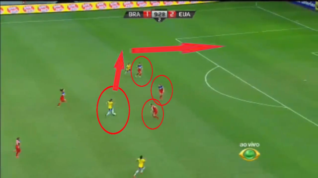 VIDEO: Pha solo ghi bàn từ giữa sân như Messi của Ronaldinho nữ