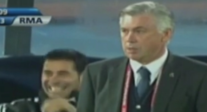 VIDEO: Thi triển rabona hụt, CR7 làm Ancelotti đứng hình