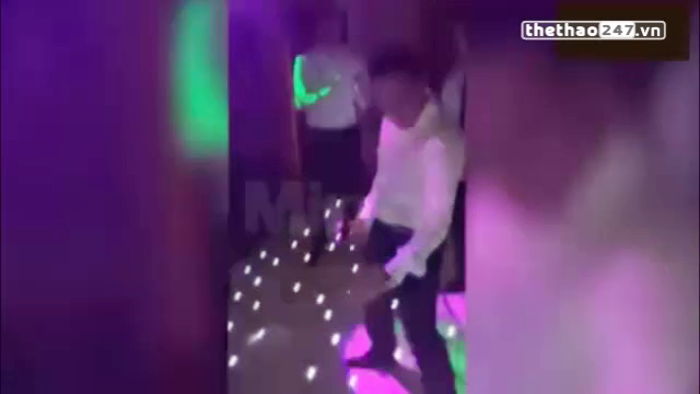 VIDEO: Cazorla nhảy cực đẹp trong bữa tiệc mừng Giáng sinh của Arsenal
