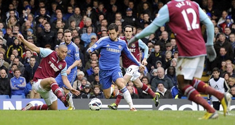 Chelsea nhận tin vui trong ngày lễ Tặng quà