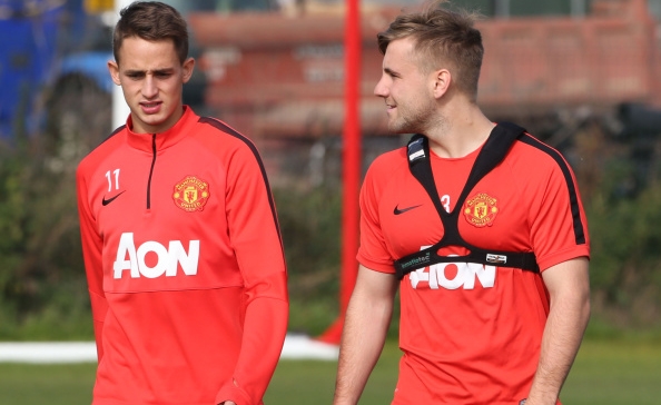 HLV Van Gaal bắt Luke Shaw và Januzaj học nấu ăn