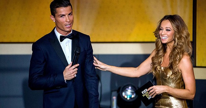 Kate Abdo - MC xinh đẹp dẫn Gala trao QBV là ai?
