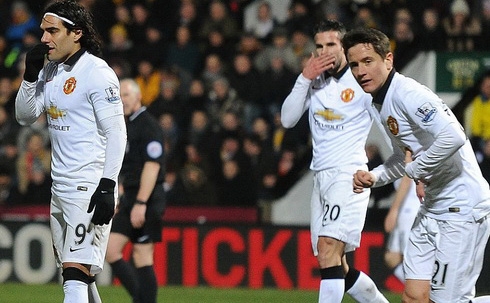 Thi đấu kém cỏi, Man Utd phải đá lại với Cambridge