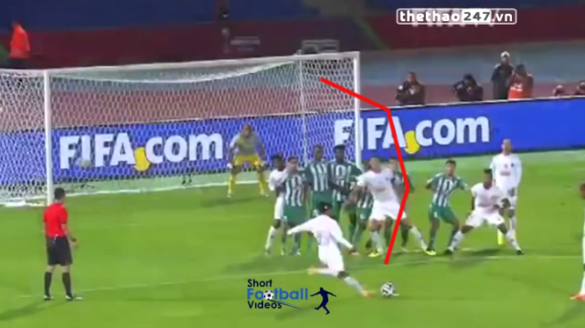 VIDEO: Ronaldinho sút phạt đẹp như tranh vẽ