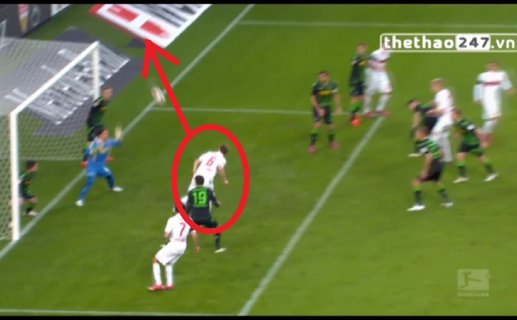 VIDEO: Sao Bundesliga bỏ lỡ không tưởng đến...2 lần trong một trận đấu