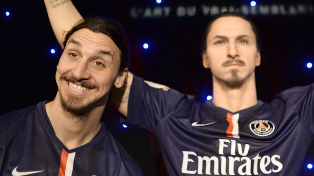 VIDEO: Ibrahimovic phấn khích với tượng sáp giống y hệt mình