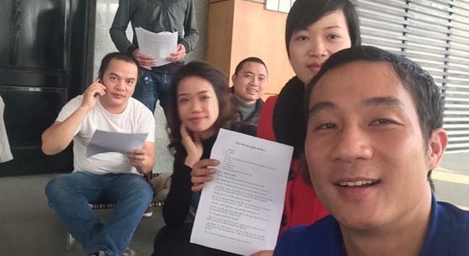 Quốc Vượng hào hứng khoe tiền thưởng Tết