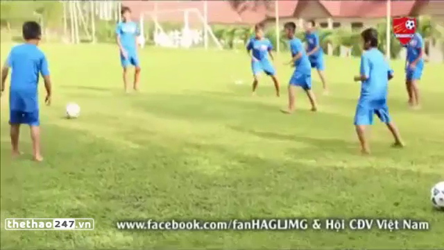 VIDEO: Xem các học viên HAGL JMG đá ma phong cách châu Âu