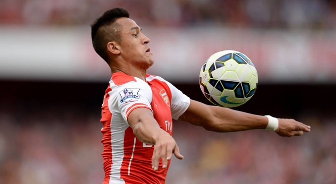 VIDEO: Pha đỡ bóng bằng ngực siêu 'dính' của Alexis Sanchez