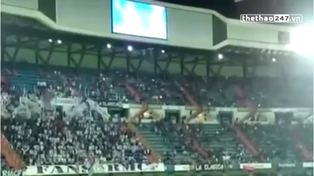 VIDEO: Real bị CĐV nhà la ó và vẫy khăn trắng phản đối