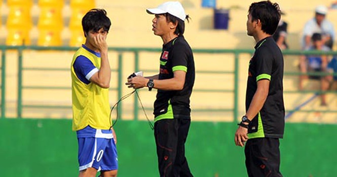 U23 VN: Công Phượng liên tục bị HLV Miura 'chỉnh đốn'