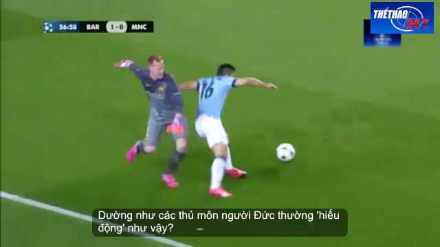 VIDEO: Thủ môn Barca suýt trả giá vì lừa bóng ngoài vòng cấm như Manuel Neuer
