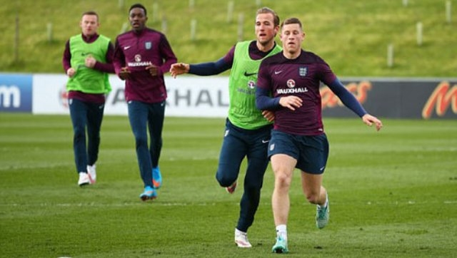 VIDEO: Buổi tập đầu tiên của Harry Kane với ĐT Anh