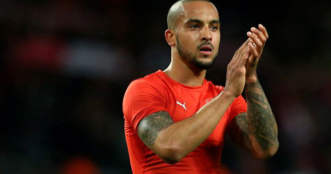 Walcott phản pháo Wenger: Chẳng có cuộc đàm phán nào hết!