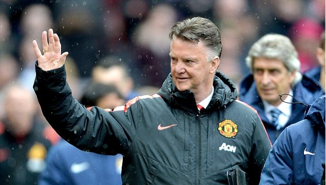 HLV Van Gaal: 'Tôi có một sai lầm ngớ ngẩn trước Man City'