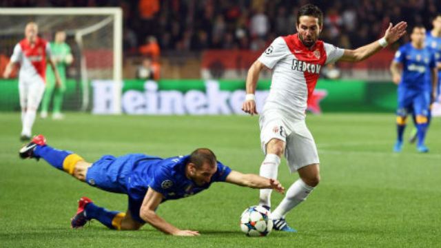 VIDEO: Tình huống chơi bóng bằng tay của hậu vệ Juventus