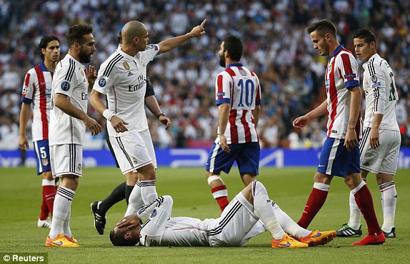 VIDEO: Lối chơi đầy tiểu xảo và bạo lực của các cầu thủ Atletico