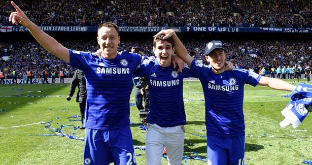 Vô địch cùng Chelsea, John Terry mỉa mai Benitez
