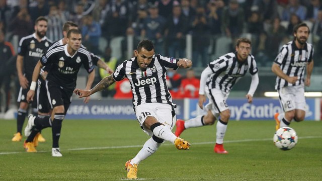 VIDEO: Màn trình diễn chói sáng của Carlos Tevez trước Real Madrid
