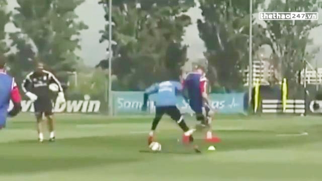 VIDEO: Thủ thành Keylor Navas 'xoay compa' biến thần đồng Odegaard thành 'gã hề'