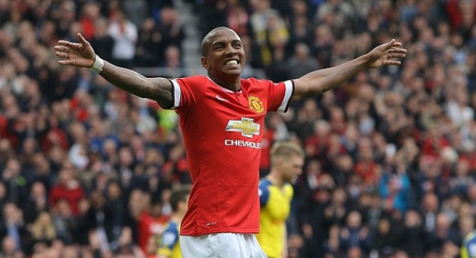 VIDEO: Ashley Young thi đấu như lên đồng trước Arsenal
