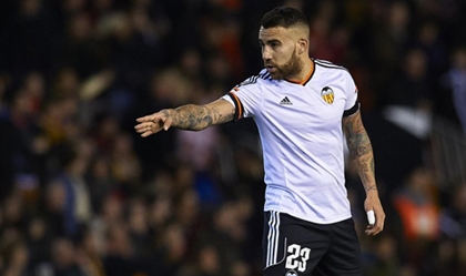 Trung vệ Nicolas Otamendi muốn đến Man Utd