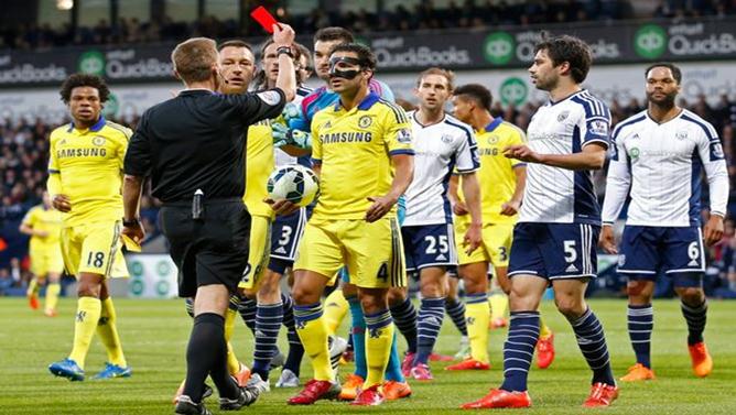 VIDEO: Chiếc thẻ đỏ ngớ ngẩn nhất trong sự nghiệp của Fabregas
