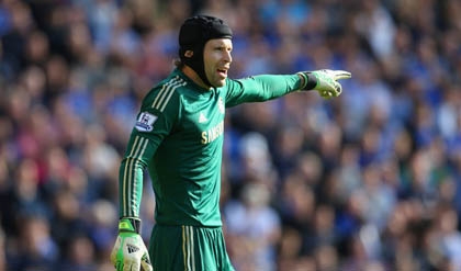 Arsenal đứng trước nguy cơ mất Cech vào tay Man Utd