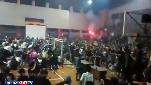 VIDEO: CĐV Indonesia hỗn chiến vì Real Madrid và Juventus