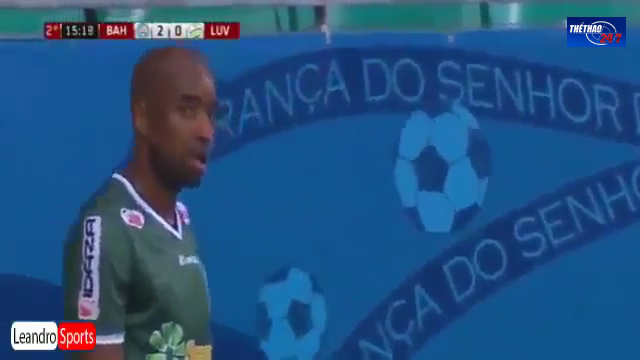 VIDEO: Siêu phẩm sút phạt góc thành bàn của sao Brazil