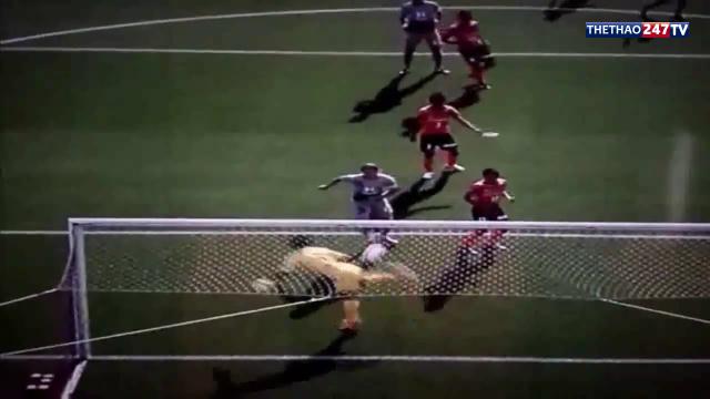 VIDEO: Thủ môn Nhật cứu thua kinh điển theo phong cách Ibrahimovic