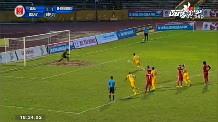 VIDEO: Quang Tình ghi bàn điệu nghệ bằng panenka cho SLNA