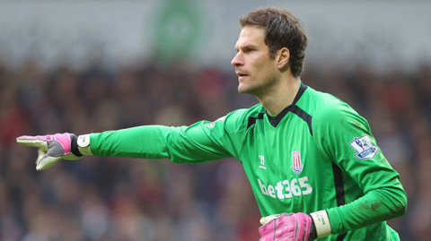 Chelsea đạt thỏa thuận cá nhân với Begovic