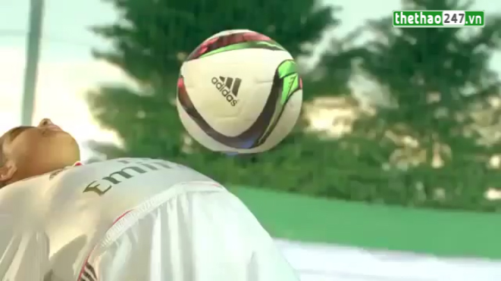 VIDEO: Bản sao của 'Ronaldo béo' đánh bụng ghi bàn vô cùng ấn tượng
