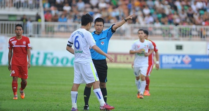 Điểm tin 7/7: Vấn nạn trọng tài V-League lên báo quốc tế, HAGL lâm nguy