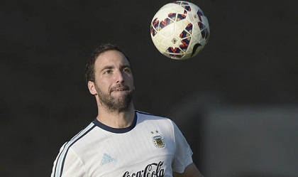 Chuyển nhượng 8/7: Arsenal theo dõi Higuain, Sterling từ chối Liverpool