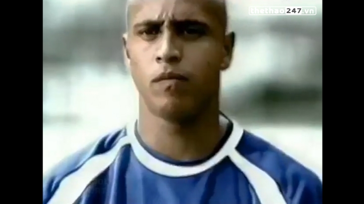 VIDEO: Chiêu lừa tinh quái của Roberto Carlos với các cầu thủ Nhật Bản