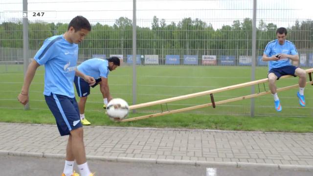 VIDEO: Hulk lại chứng tỏ sức mạnh 'siêu nhiên' trên sân tập