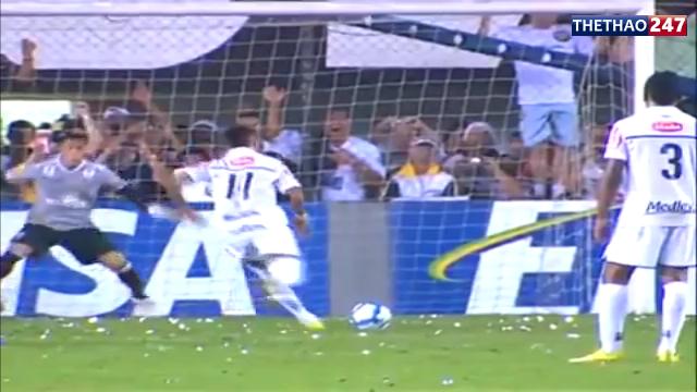 VIDEO: Cú sút panenka dễ dàng bị bắt bài của Neymar thời mới nổi