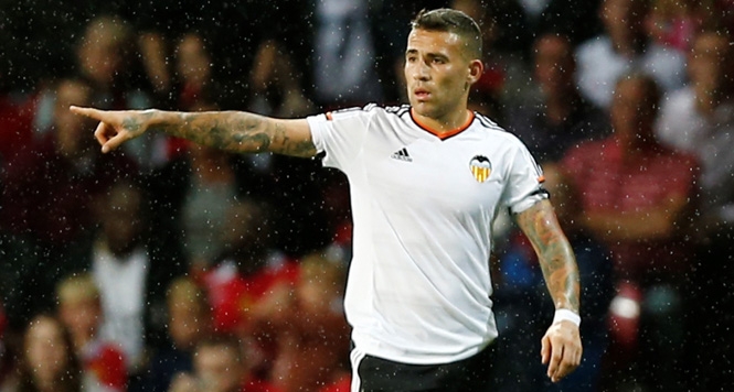 Ra chiêu mới, Man Utd chuẩn bị có Otamendi